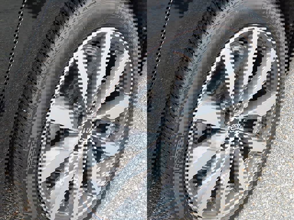 Used 2021 Audi A4 2.0T Premium w/ Convenience Package image 22