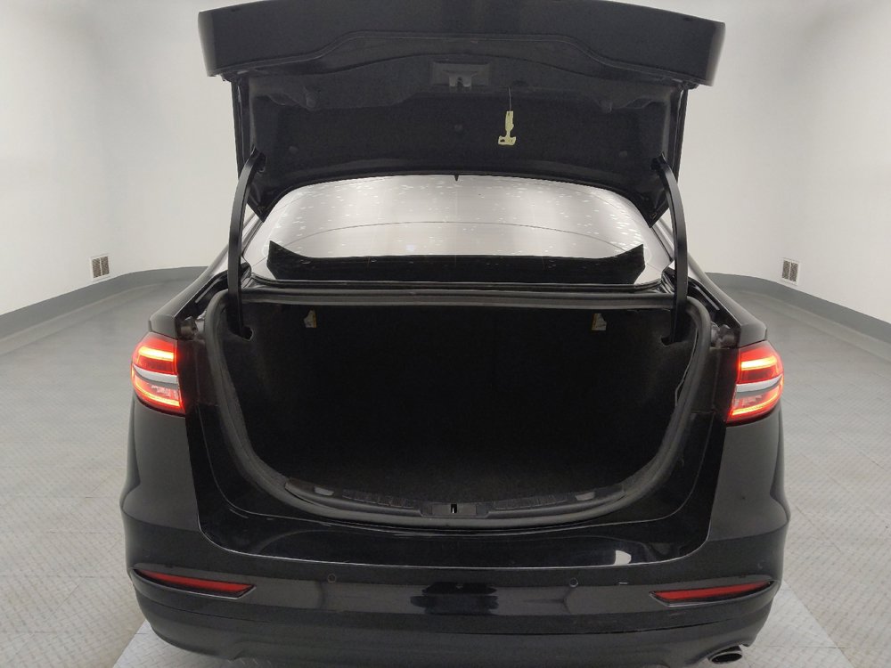 Used 2020 Ford Fusion SE image 29