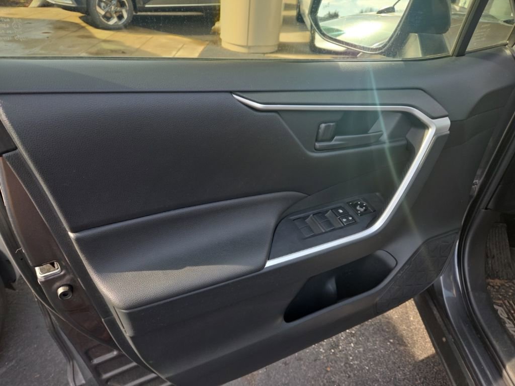 Used 2019 Toyota RAV4 LE w/ All Weather Liner Package image 7