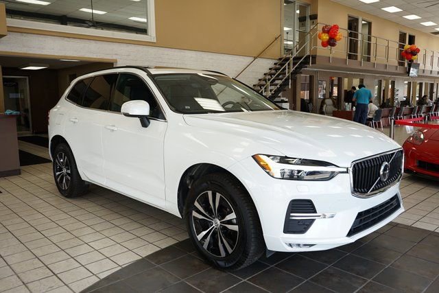 Used 2023 Volvo XC60 B5 Core image 20