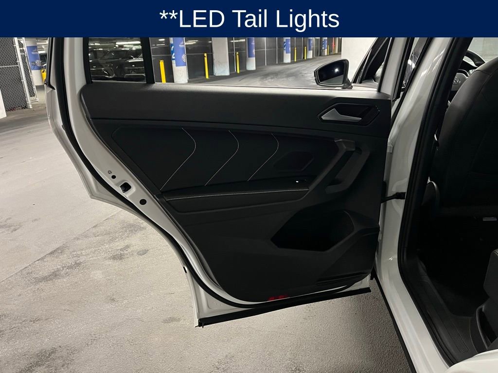 Certified 2022 Volkswagen Tiguan SE R-Line image 20
