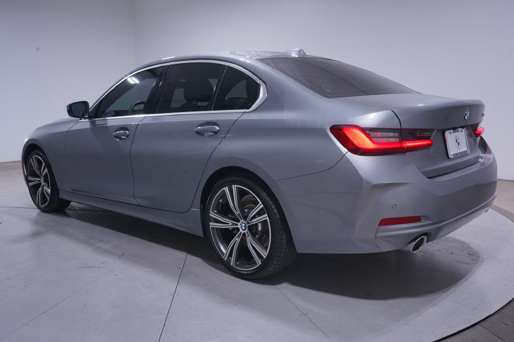 Used 2024 BMW 330i Sedan w/ Convenience Package RWD image 3