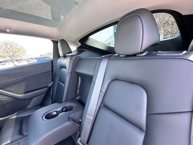 Used 2021 Tesla Model Y Long Range image 19