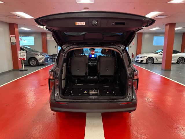 Certified 2025 Toyota Sienna XLE FWD image 25