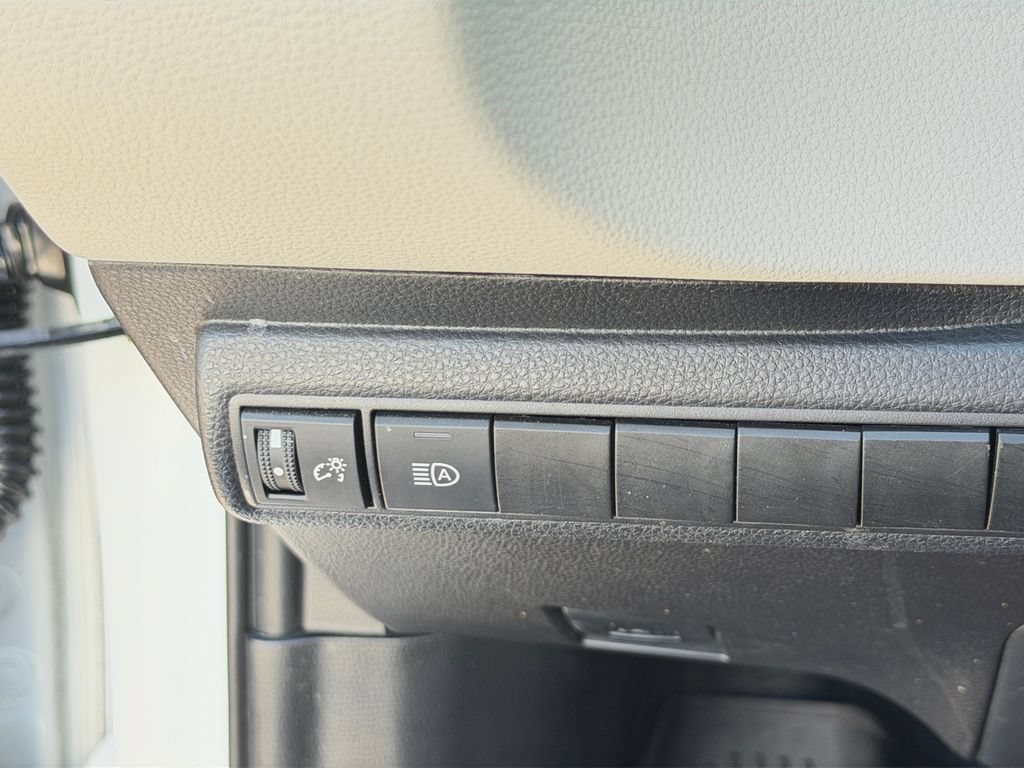 Used 2025 Toyota Corolla LE FWD image 30