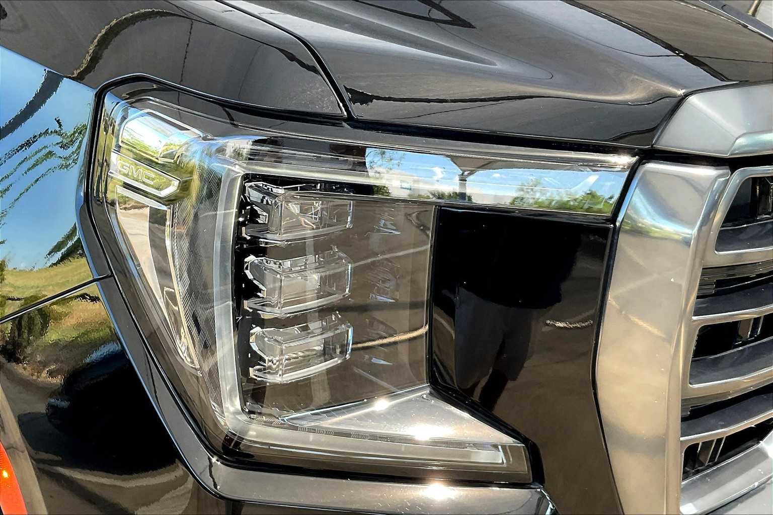 Used 2021 GMC Yukon AT4 image 25