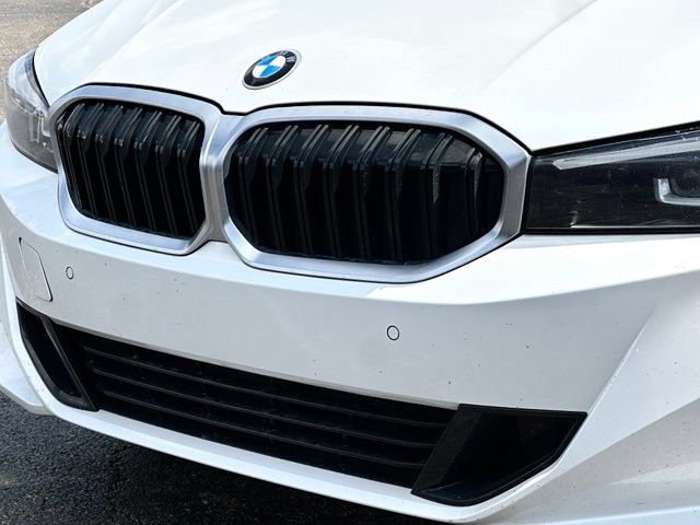 Used 2024 BMW 330i xDrive Sedan w/ Premium Package AWD/4WD image 3