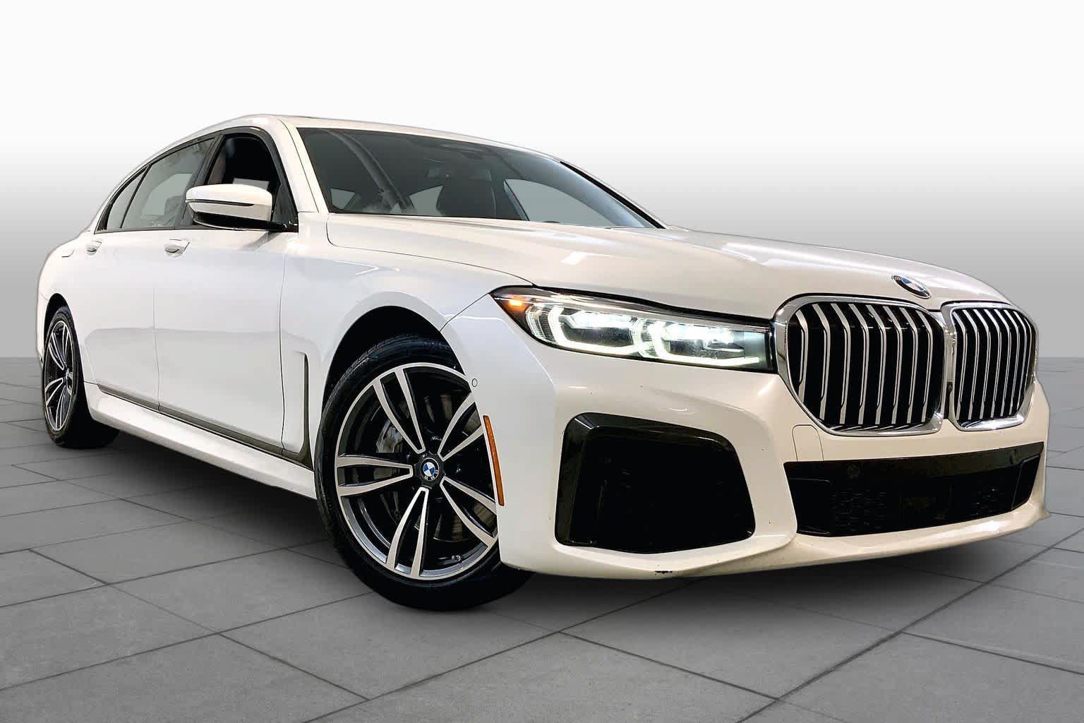 Used 2022 BMW 750i xDrive w/ Luxury Rear Seating Package AWD/4WD image 2