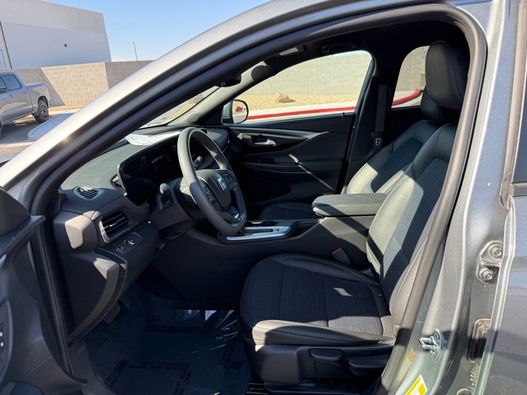 Certified 2025 Buick Envista Preferred image 12