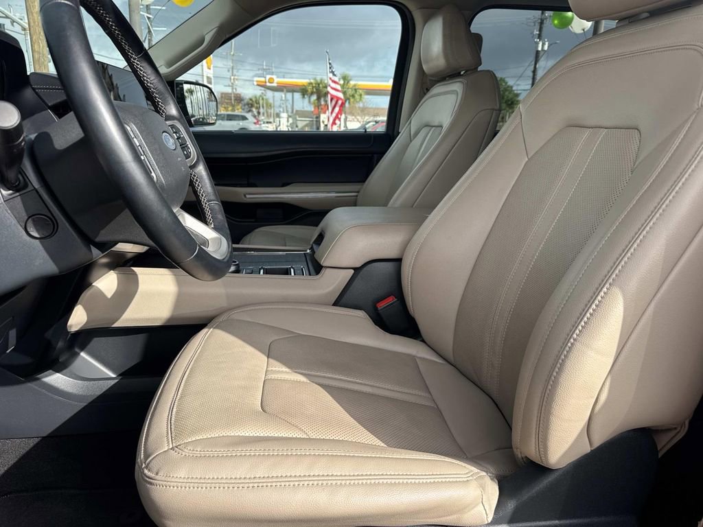 Used 2024 Ford Expedition Limited RWD image 16