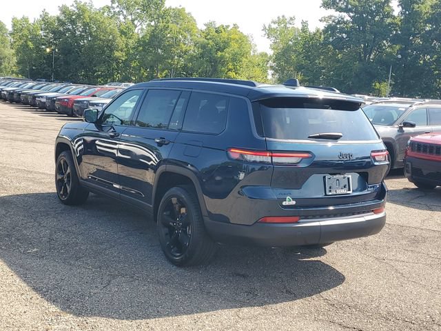 New 2026 Jeep Grand Cherokee L Limited w/ Limited Altitude Package AWD/4WD image 3