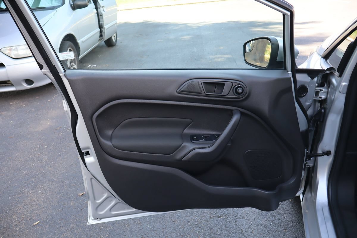 Used 2017 Ford Fiesta SE FWD image 23