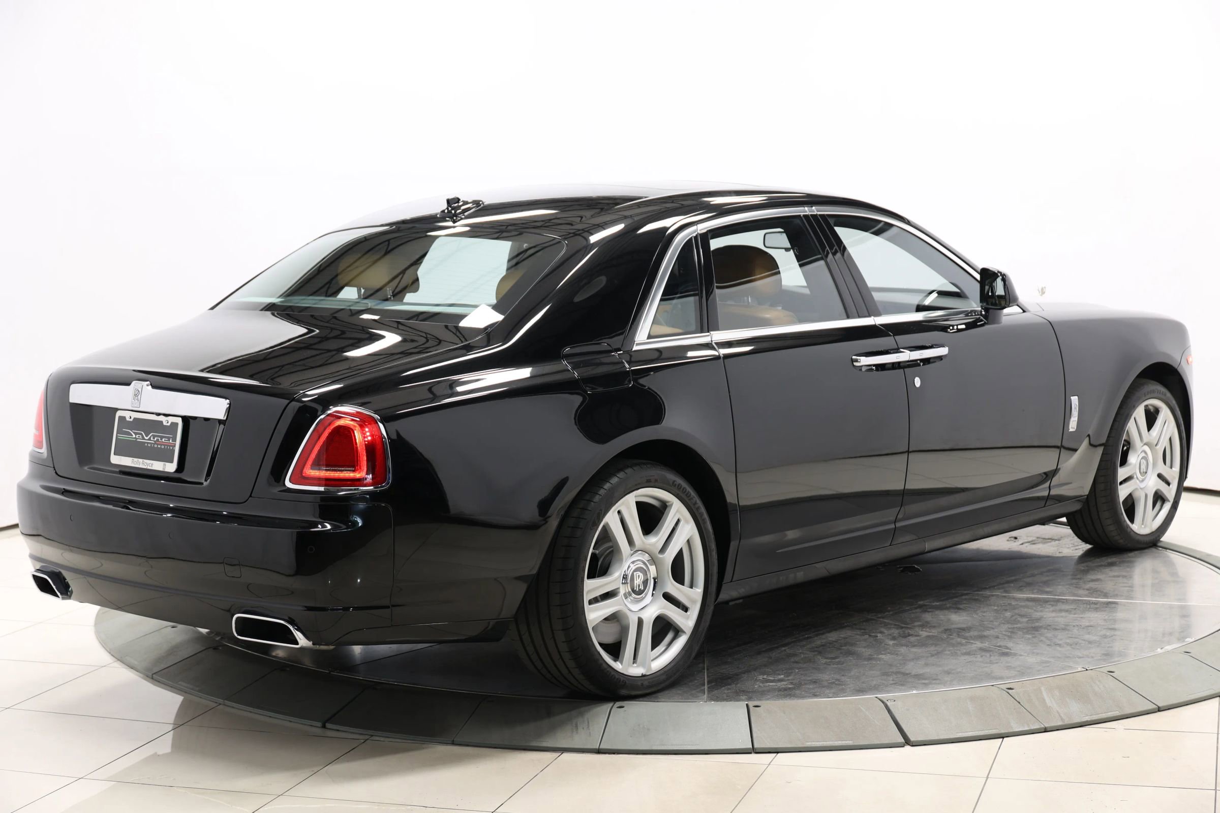 Used 2017 Rolls-Royce Ghost image 61