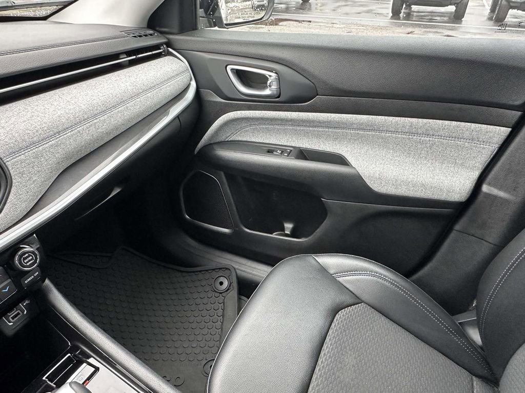 Used 2022 Jeep Compass Latitude w/ Convenience Group image 31