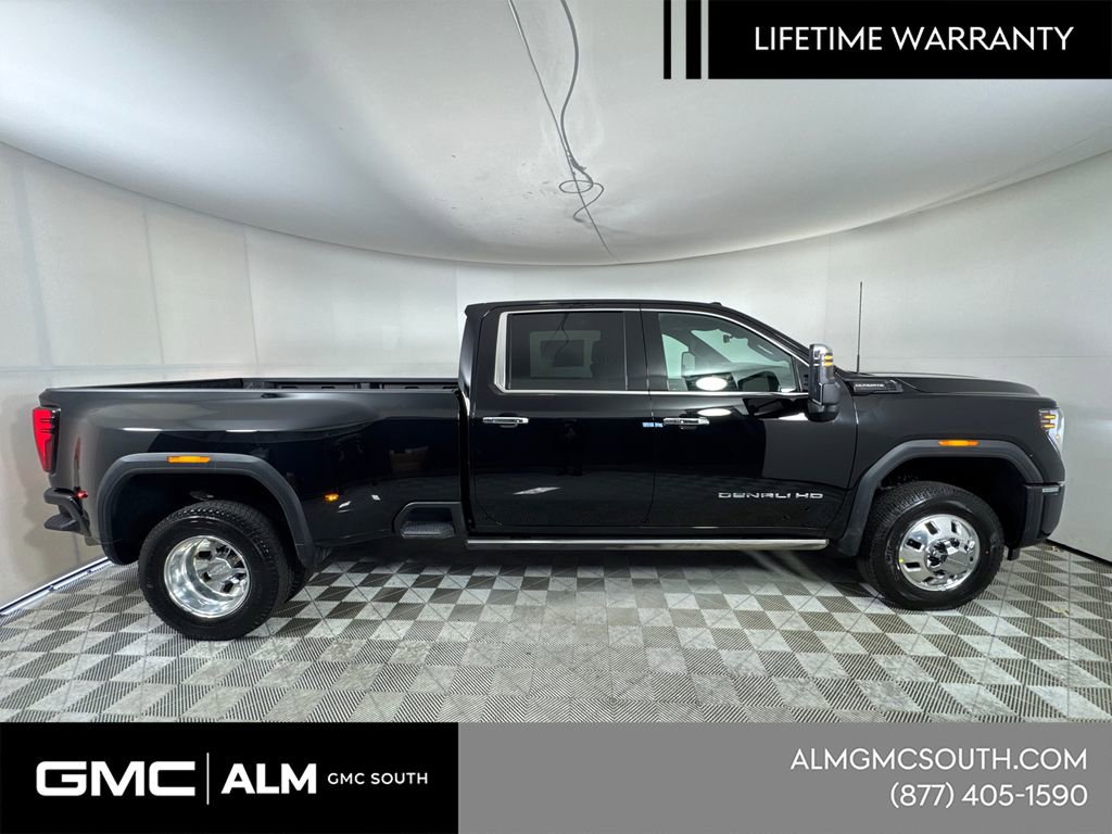 New 2026 GMC Sierra 3500 Denali Ultimate w/ LPO, Black Badging Package image 5