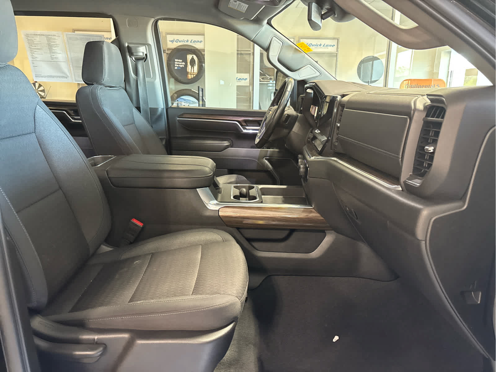 Used 2025 Chevrolet Silverado 2500 LT w/ Z71 Chrome Sport Edition AWD/4WD image 39