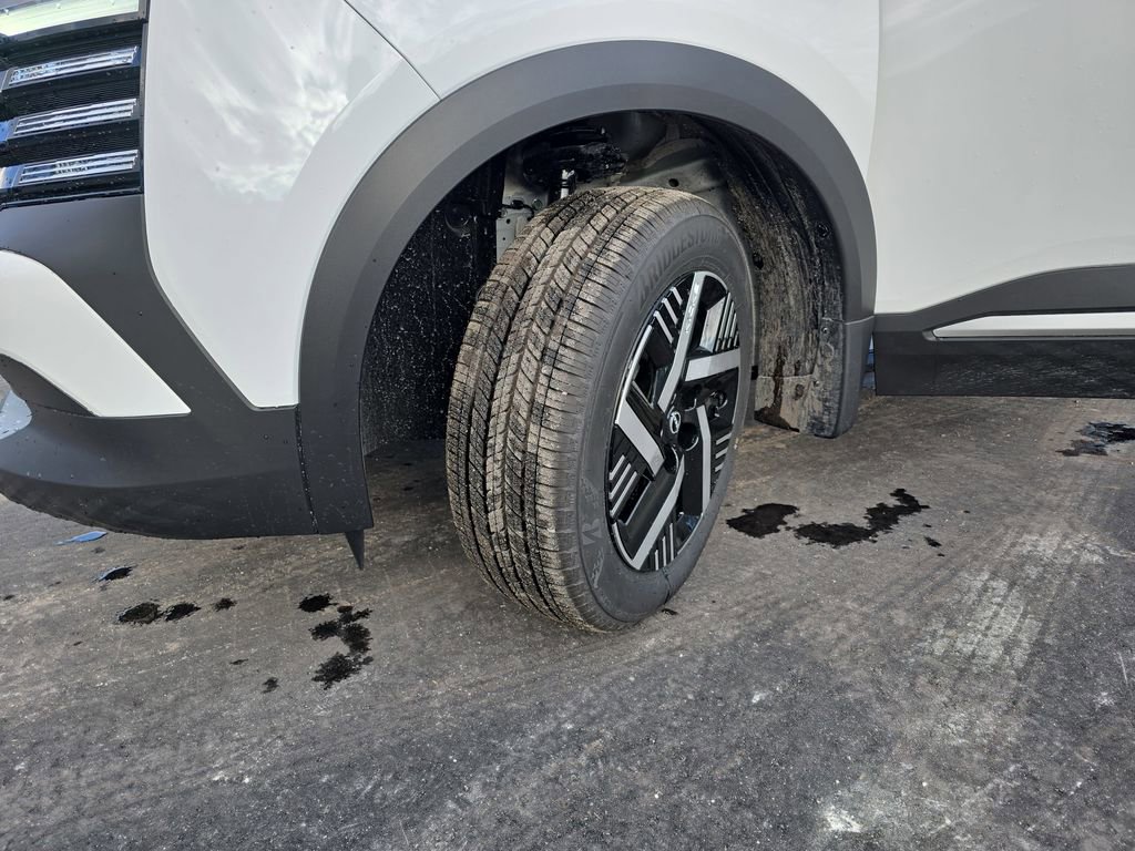 New 2026 Nissan Kicks SV w/ Cold Weather Package FWD image 33