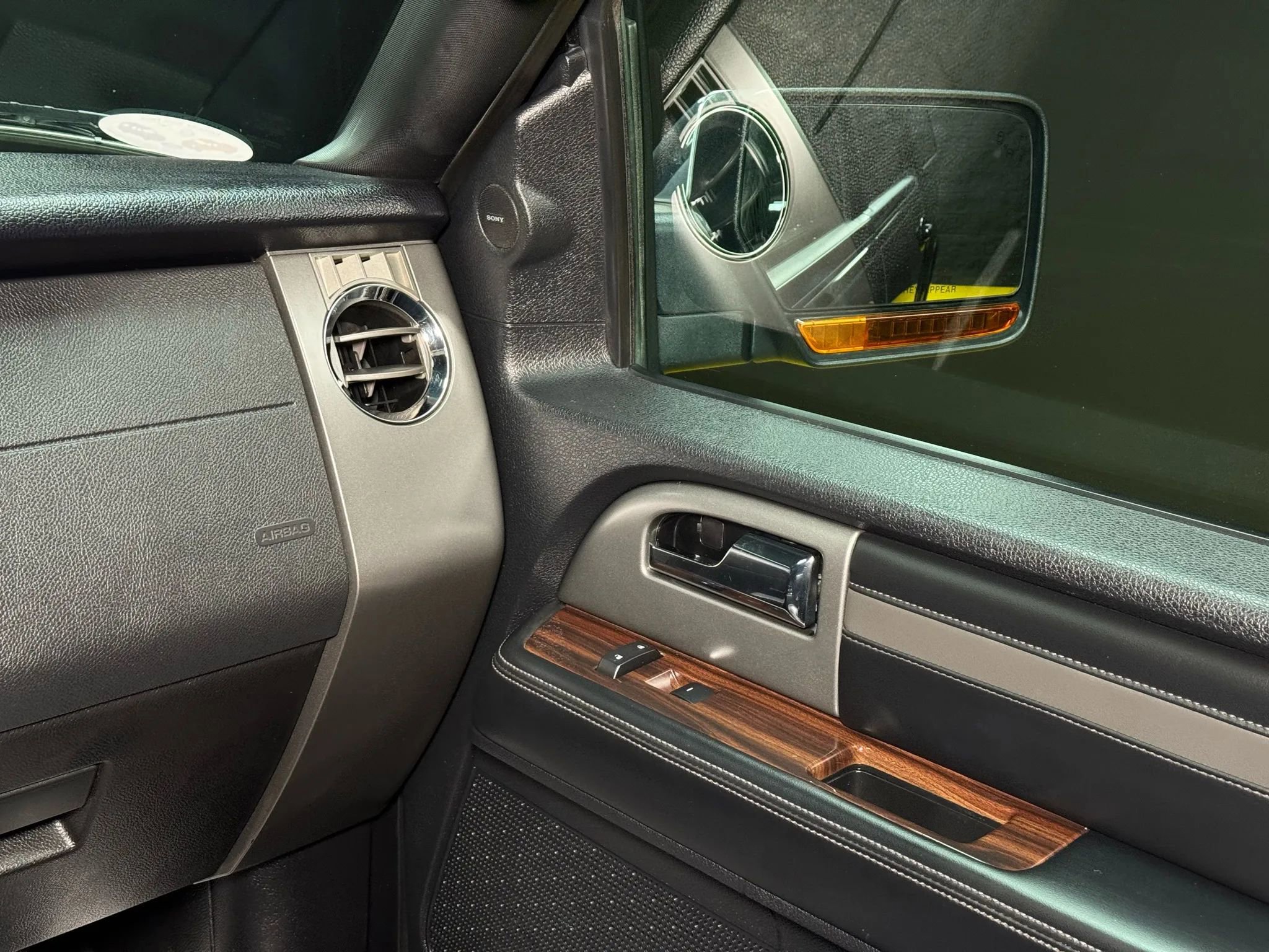 Used 2015 Ford Expedition EL Platinum image 28