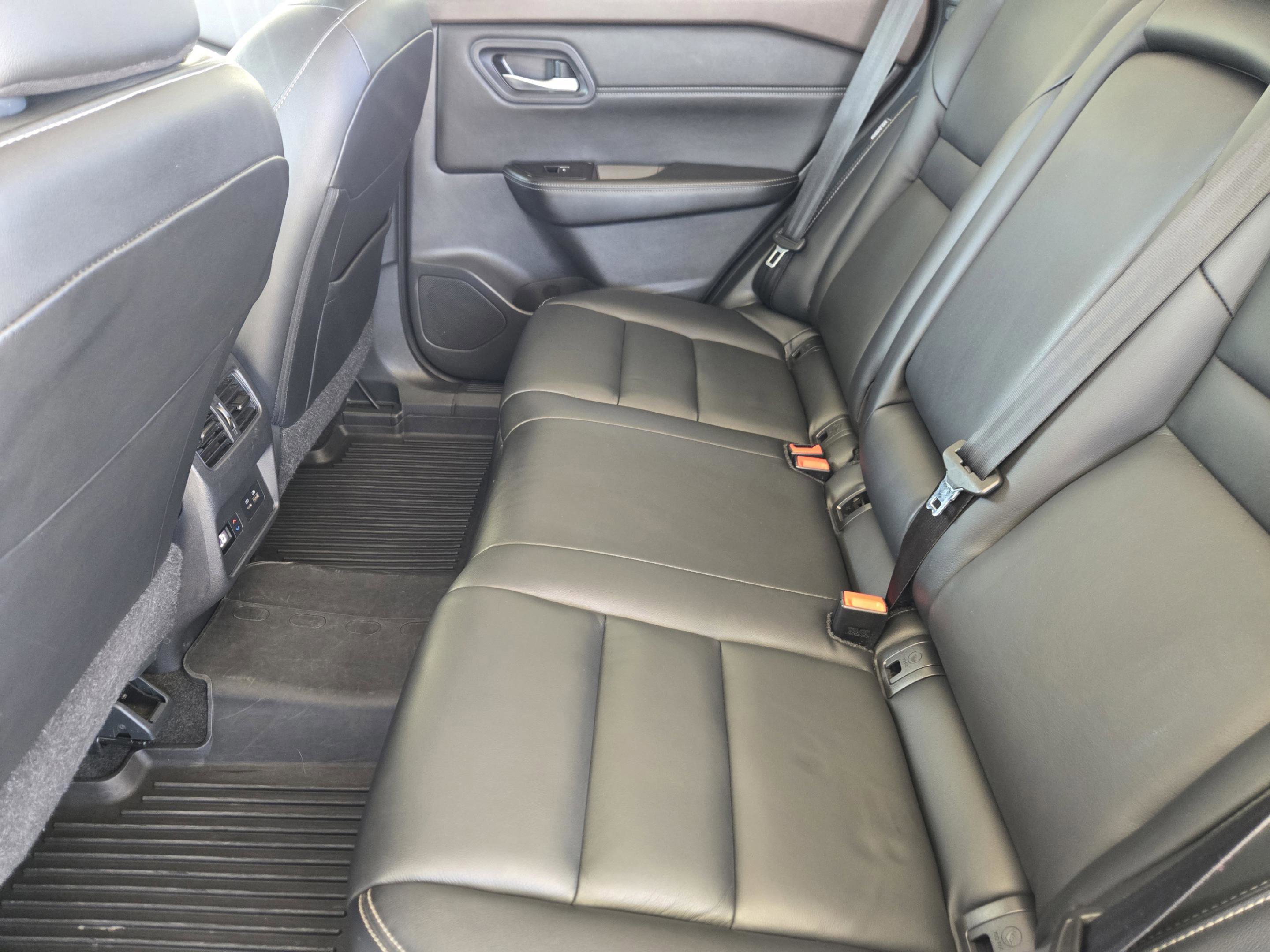 Used 2023 Nissan Rogue SL w/ SL Premium Package image 32