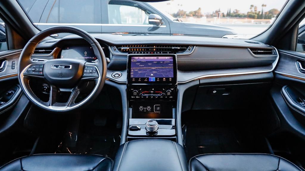 Certified 2024 Jeep Grand Cherokee Limited image 15