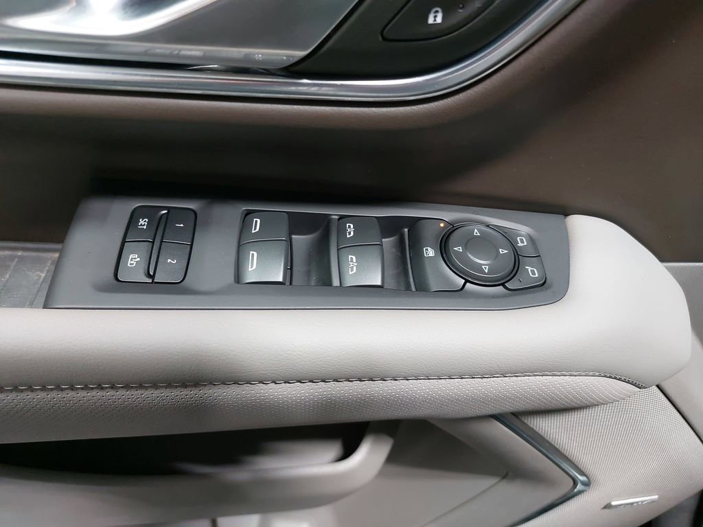 Used 2024 GMC Yukon SLT w/ Max Trailering Package AWD/4WD image 32