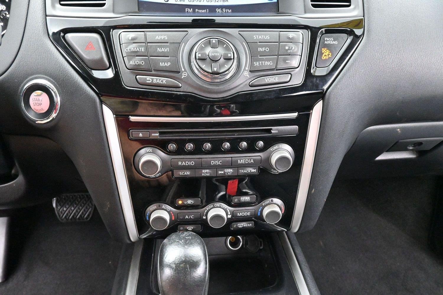 Used 2017 Nissan Pathfinder SV w/ SV Tech Package AWD/4WD image 21