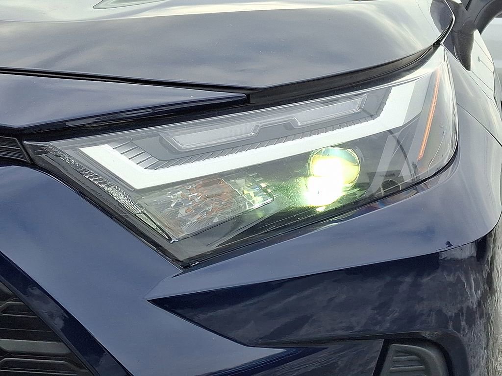 Used 2022 Toyota RAV4 XLE image 10