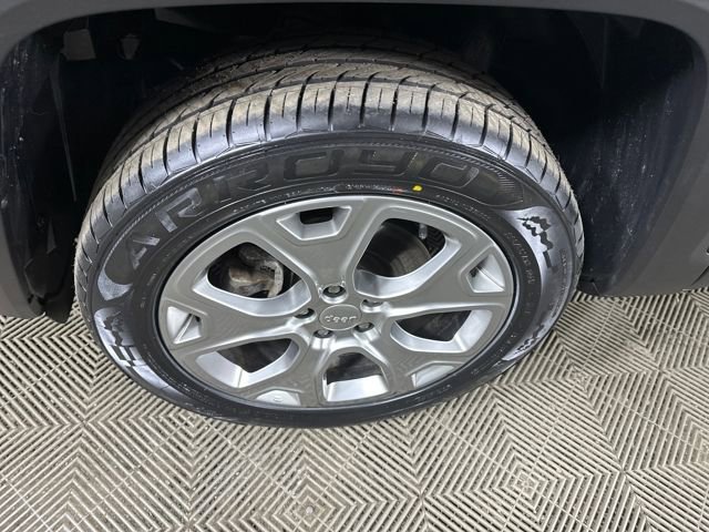 Used 2023 Jeep Renegade Limited image 10