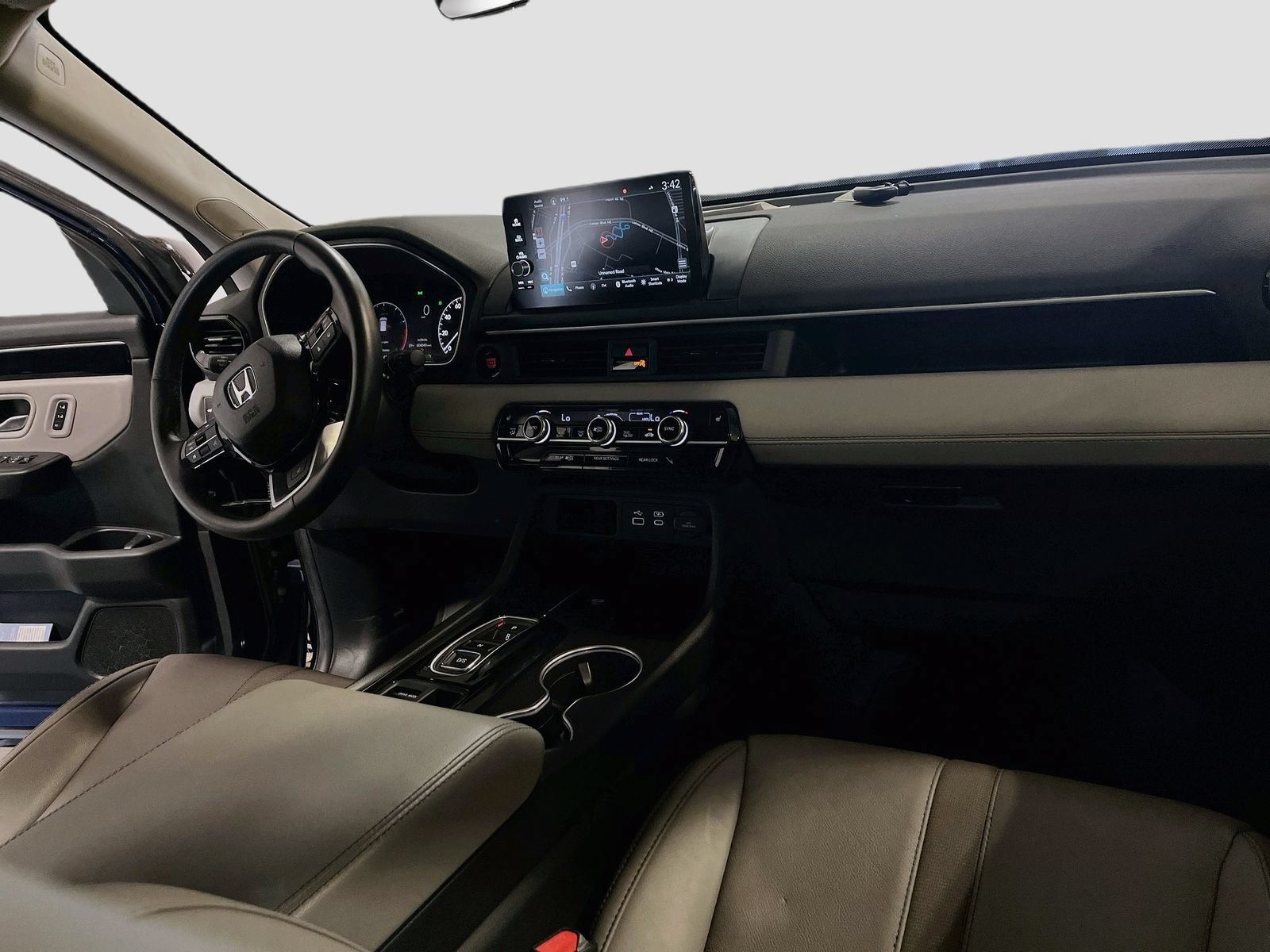 Used 2025 Honda Pilot Touring image 25