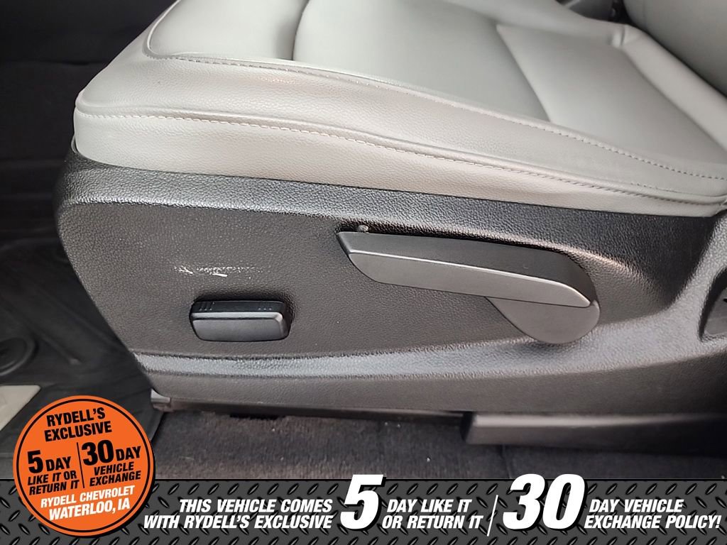 Certified 2022 Chevrolet Colorado W/T w/ Custom Special Edition image 18