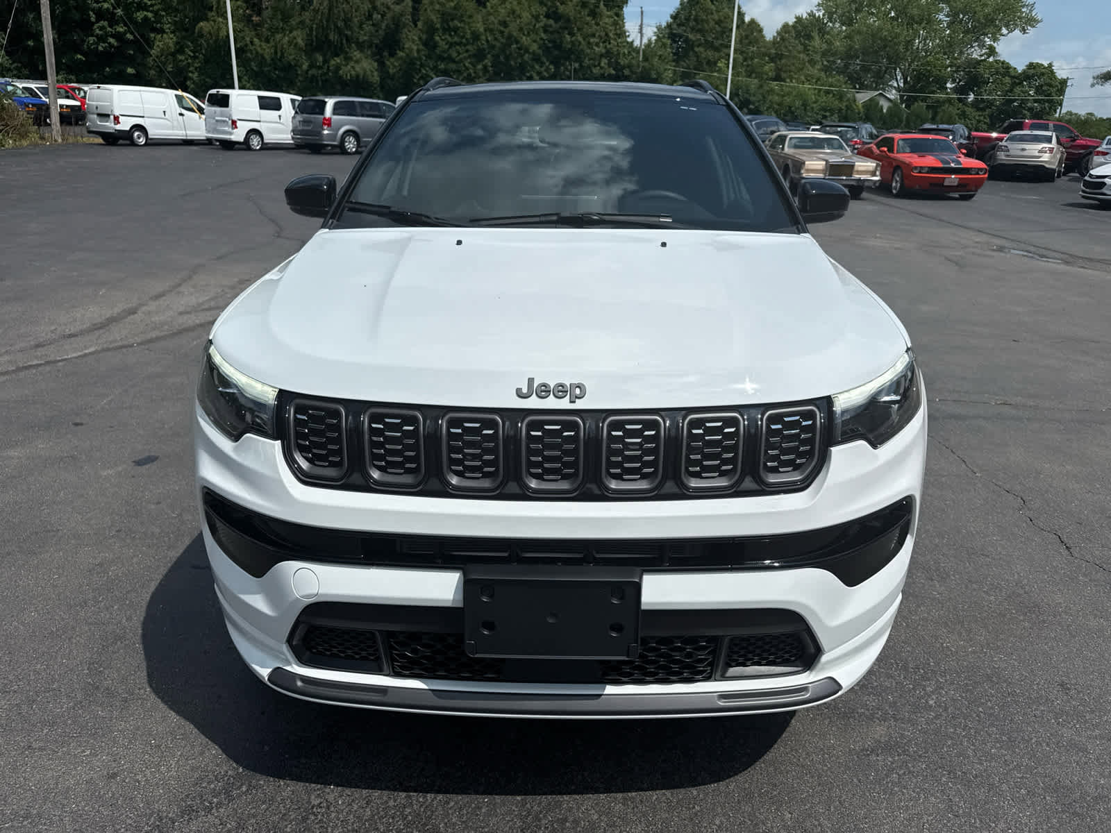 Used 2024 Jeep Compass Limited w/ High Altitude Package image 8