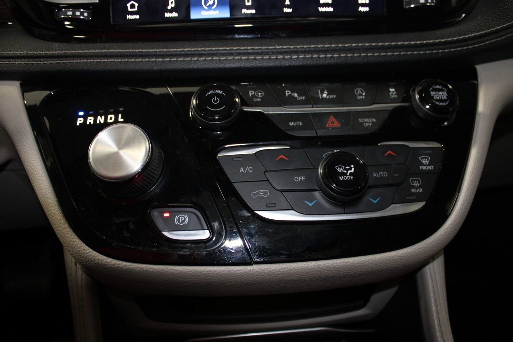Used 2022 Chrysler Pacifica Limited image 31