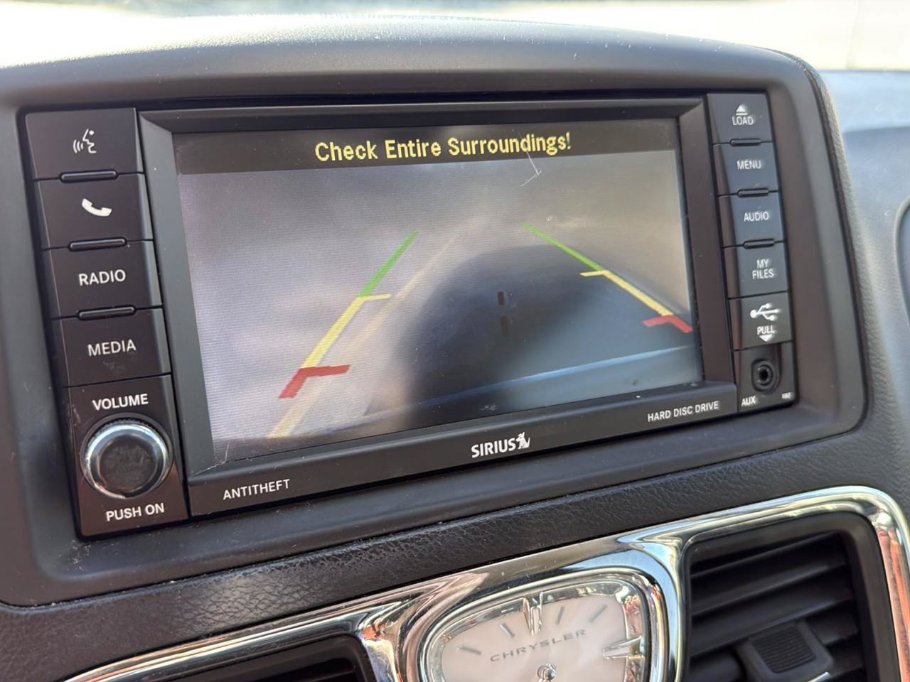 Used 2014 Chrysler Town & Country Touring-L FWD image 19