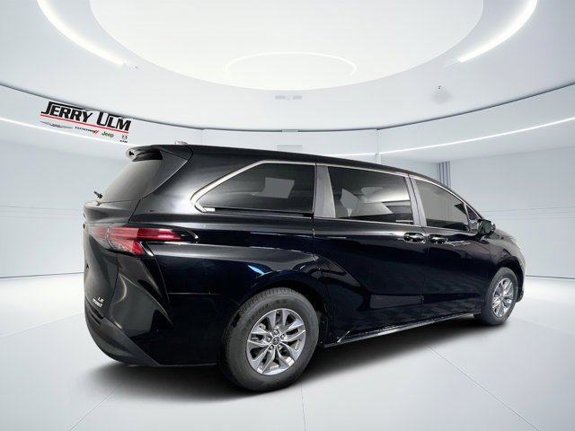 Used 2022 Toyota Sienna LE image 34