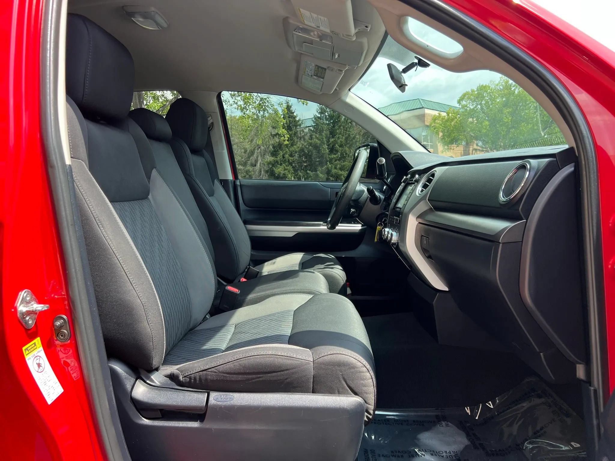 Used 2015 Toyota Tundra SR5 AWD/4WD image 16