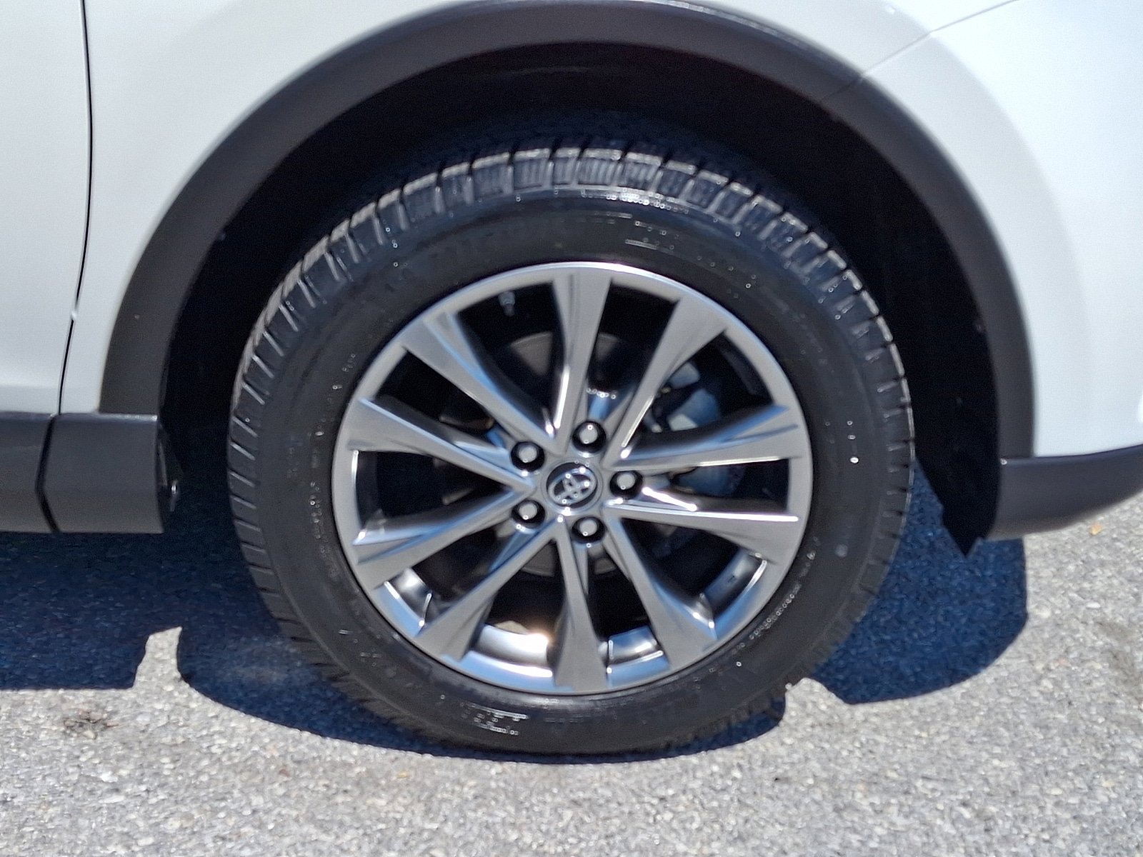 Used 2018 Toyota RAV4 Limited w/ Advanced Technology Package AWD/4WD image 8