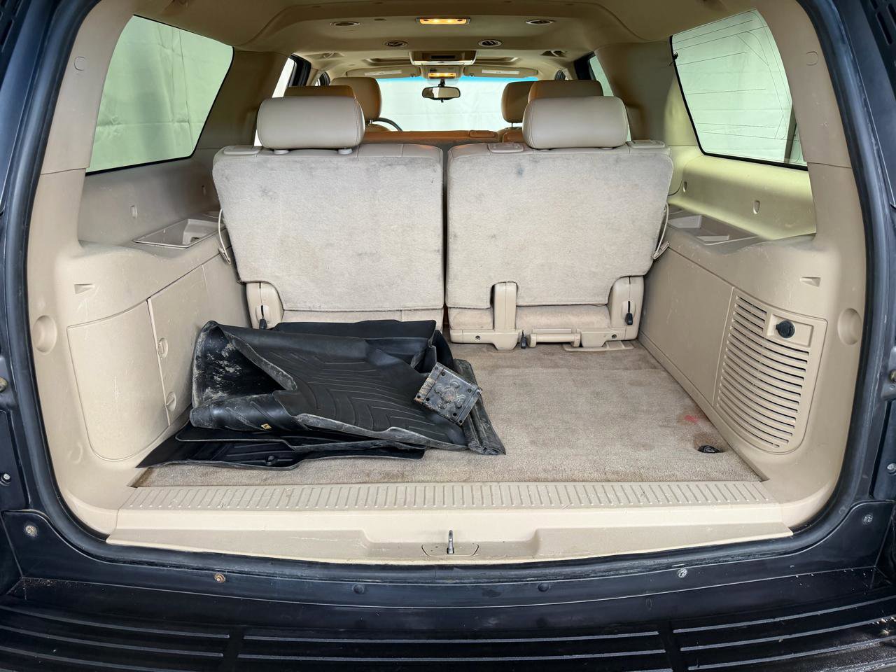 Used 2010 Chevrolet Suburban LT AWD/4WD image 19