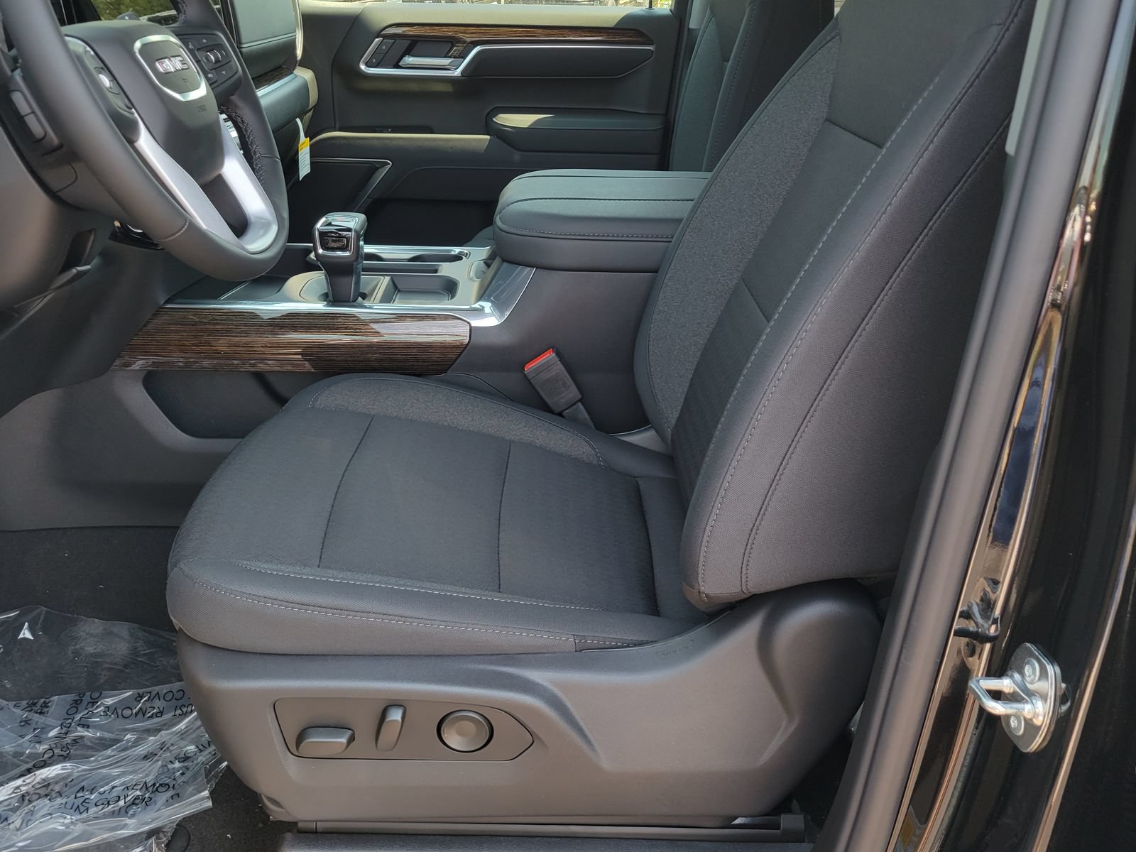 New 2026 GMC Sierra 1500 Elevation w/ X31 Off-Road Package AWD/4WD image 6