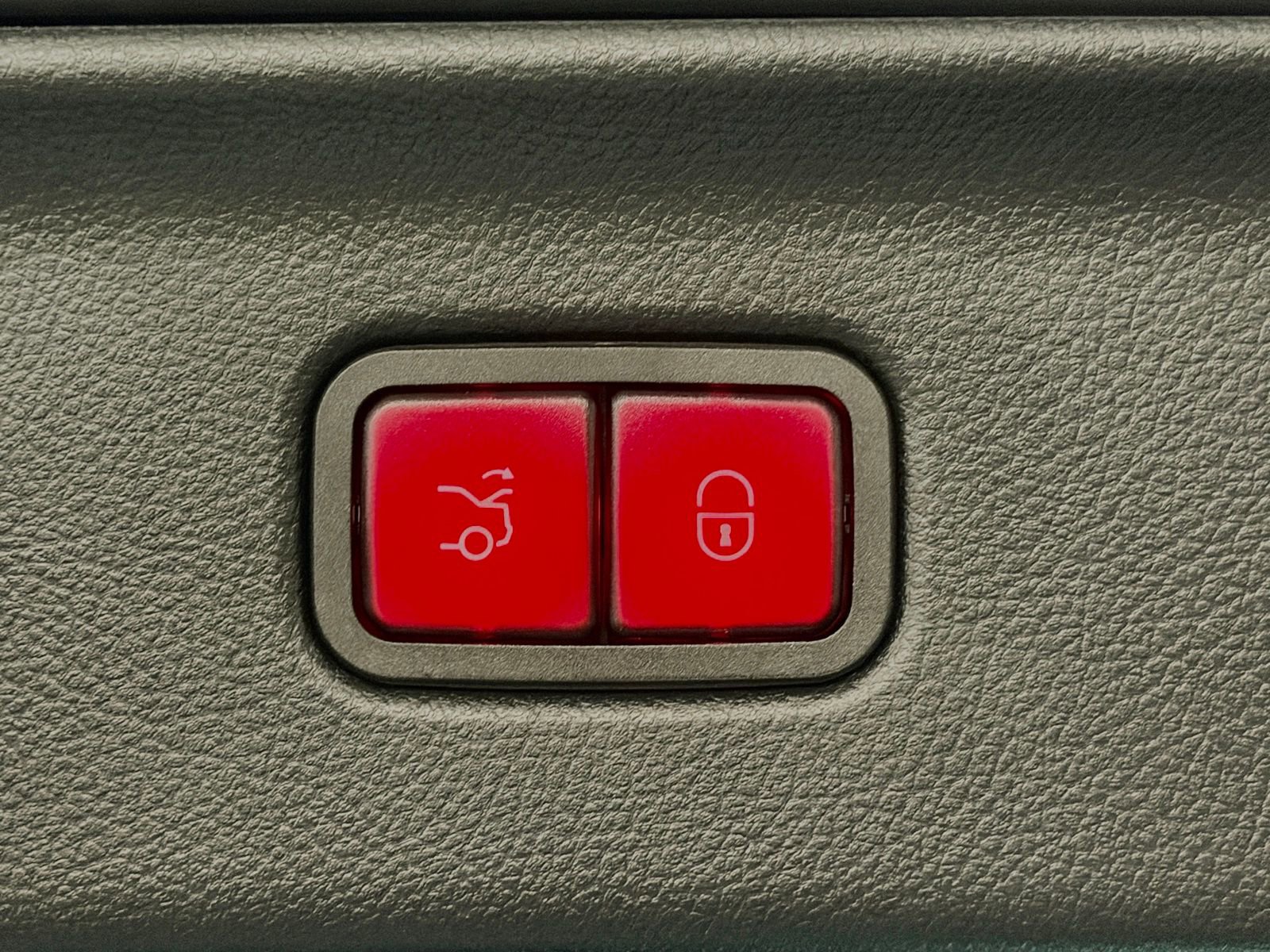Used 2024 Mercedes-Benz S 500 4MATIC image 16