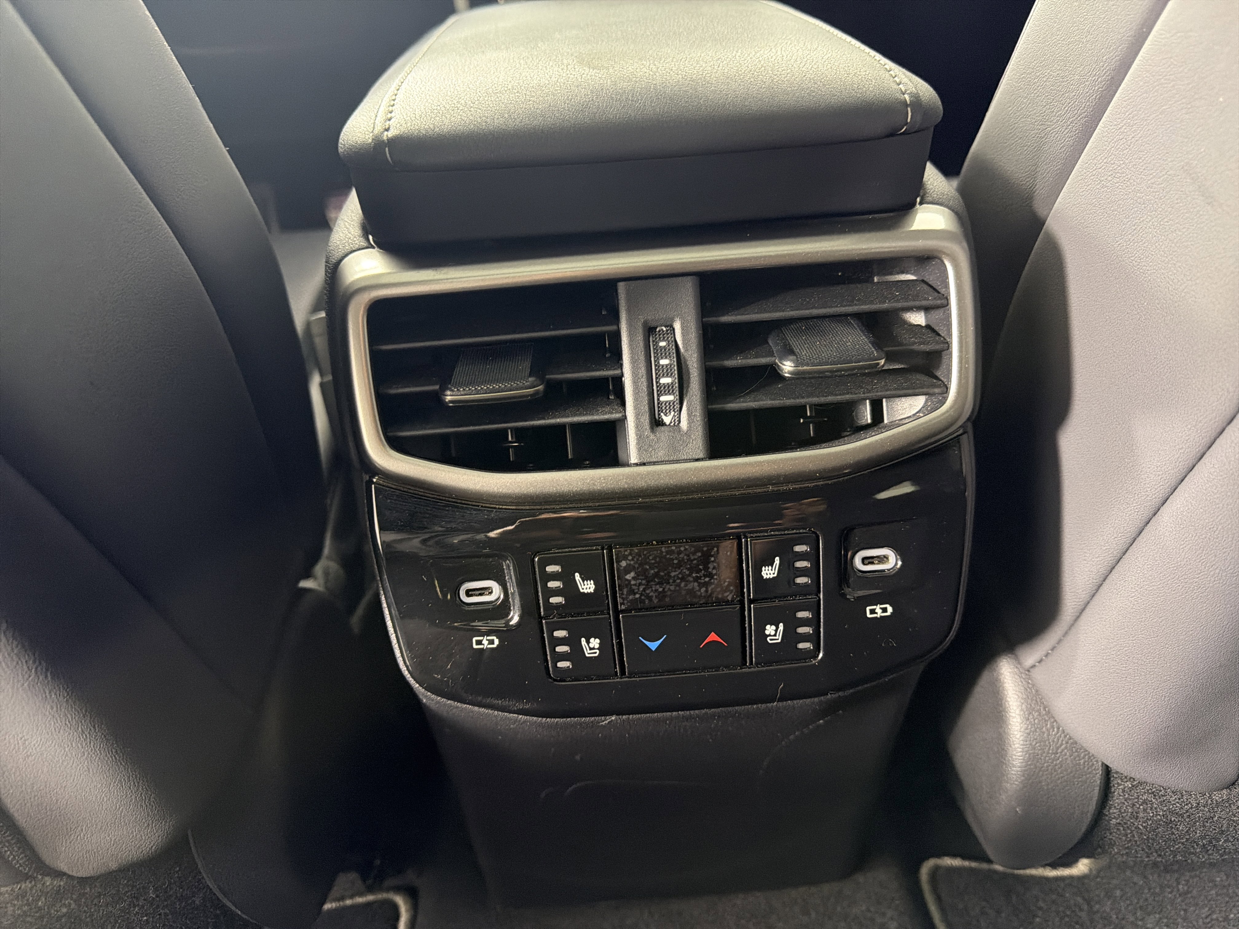 Used 2024 Lexus RX 500h F Sport w/ Convenience Package image 14