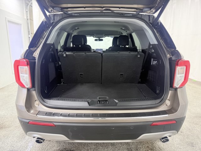 Used 2021 Ford Explorer Limited w/ Equipment Group 301A AWD/4WD image 9
