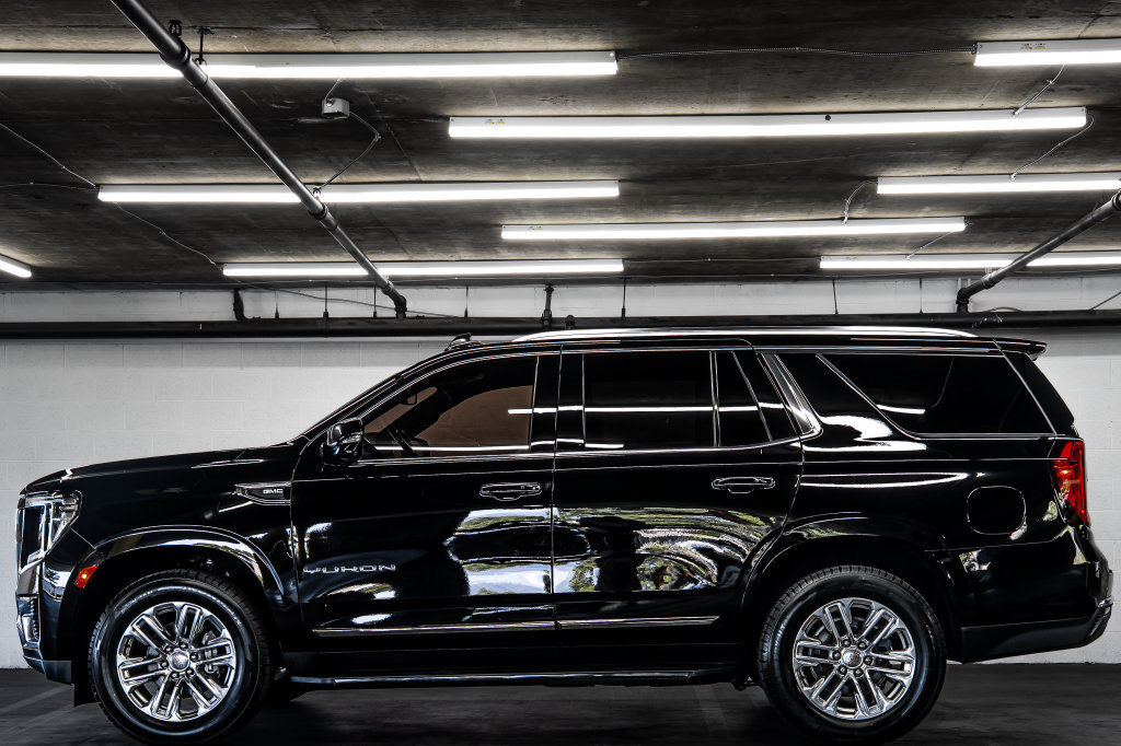 Used 2021 GMC Yukon SLT w/ SLT Luxury Package RWD image 2