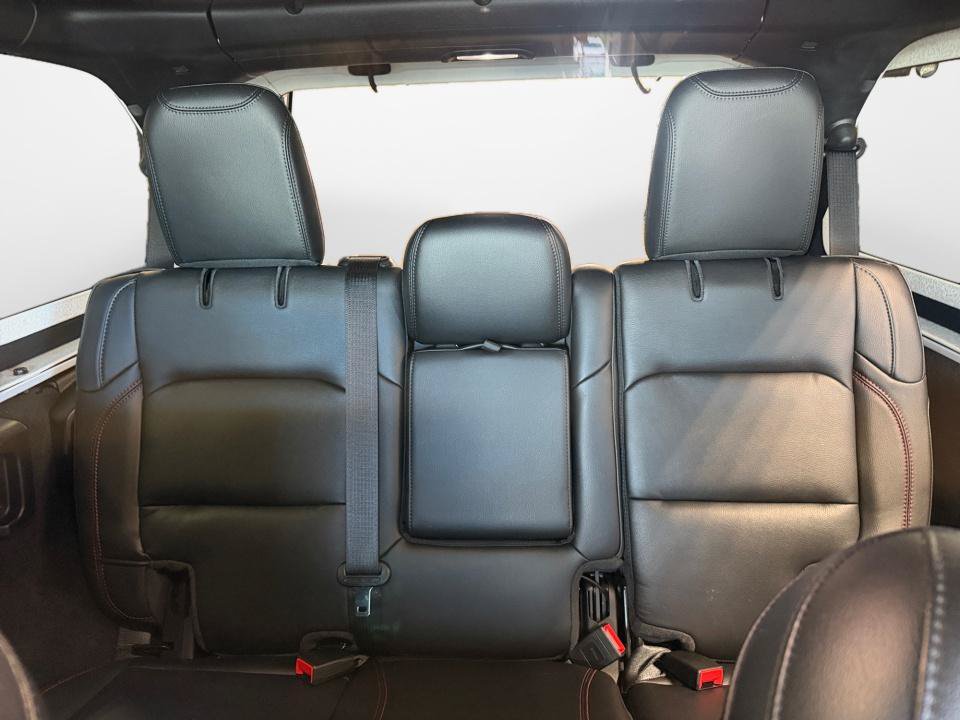 Used 2023 Jeep Wrangler Unlimited Rubicon AWD/4WD image 15