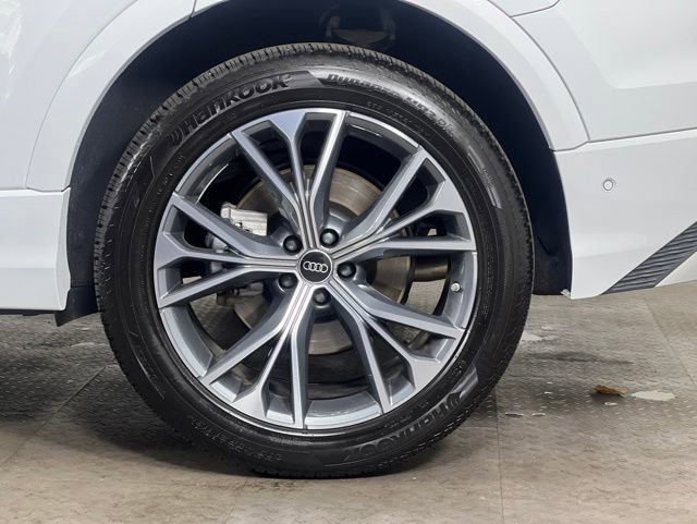 Certified 2025 Audi Q8 Premium Plus w/ Premium Plus Package AWD/4WD image 6