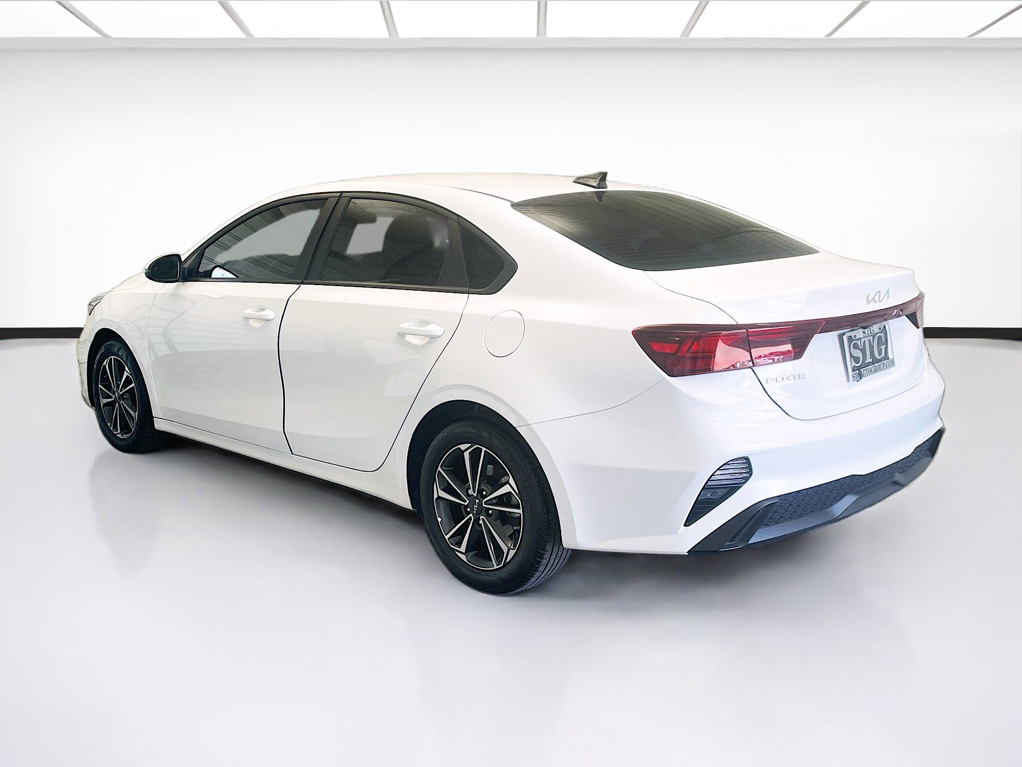Used 2024 Kia Forte LXS w/ LXS Technology Package FWD image 6