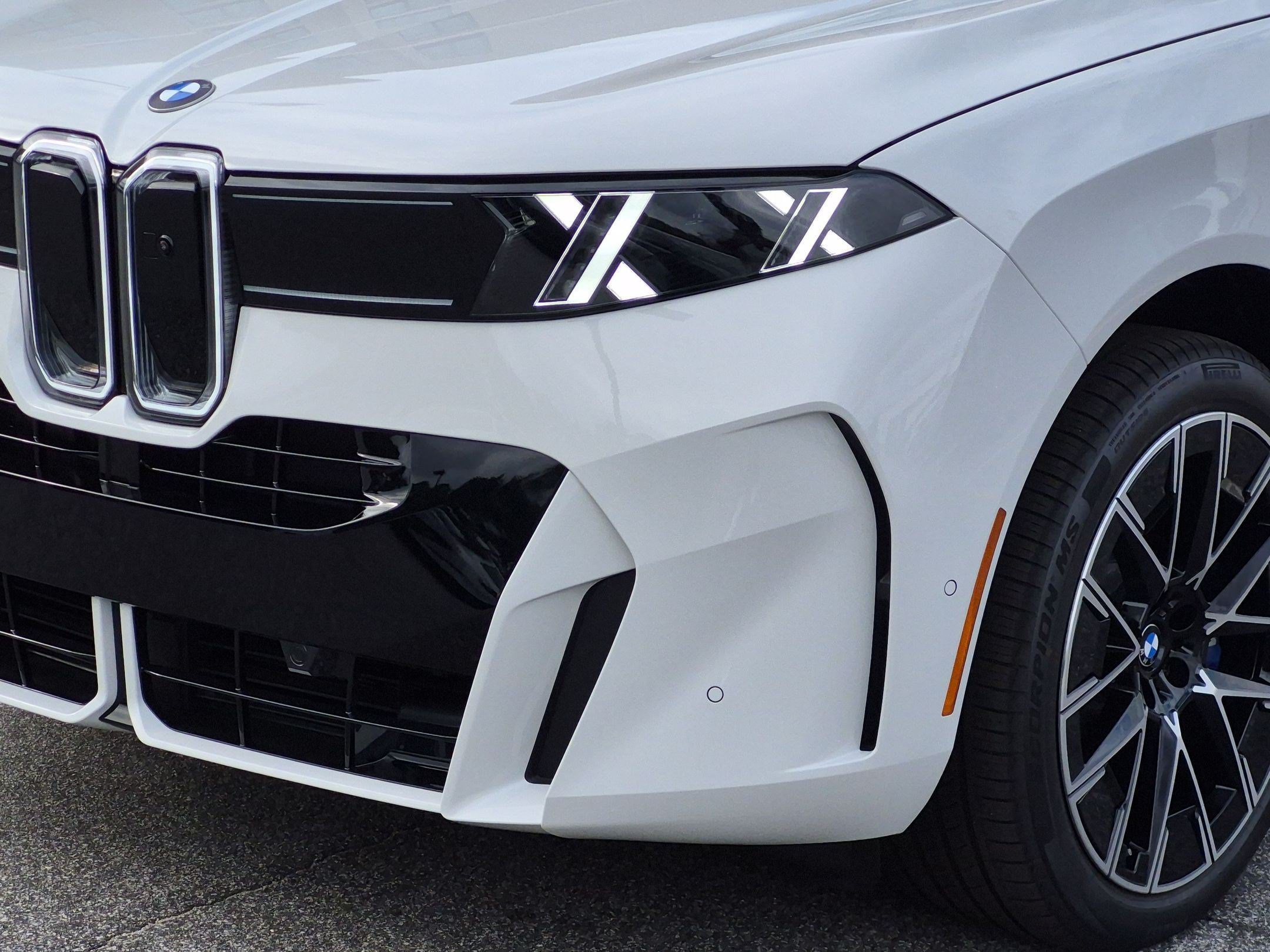 New 2027 BMW X5 xDrive50e w/ M Sport Package AWD/4WD image 9