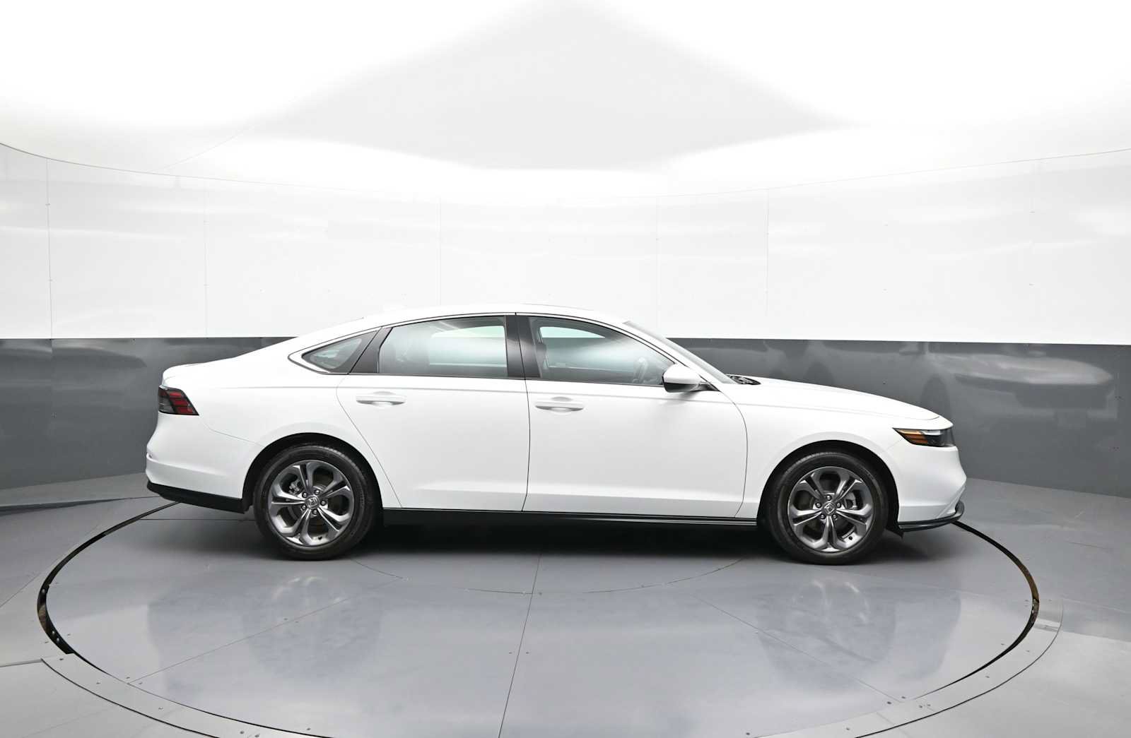 Certified 2024 Honda Accord EX image 5