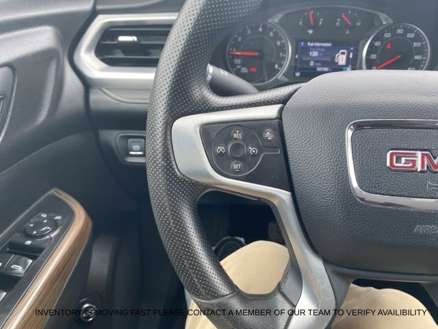 Used 2023 GMC Acadia SLE image 14