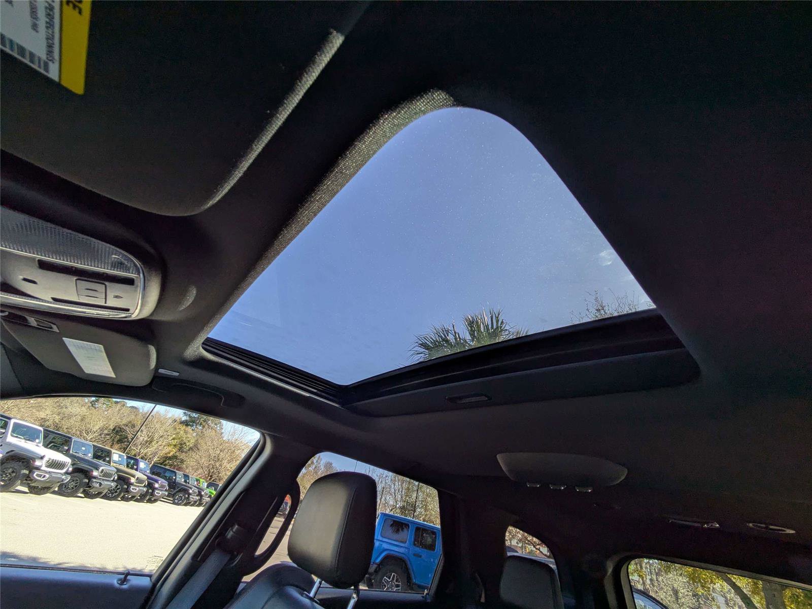 Certified 2025 Dodge Durango GT image 24