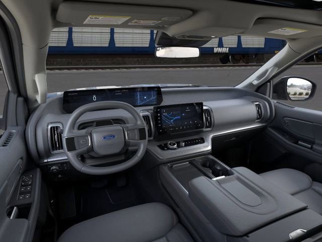New 2026 Ford Expedition Active image 9